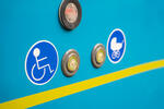 handikapsymbol på regionbuss, detaljbilde