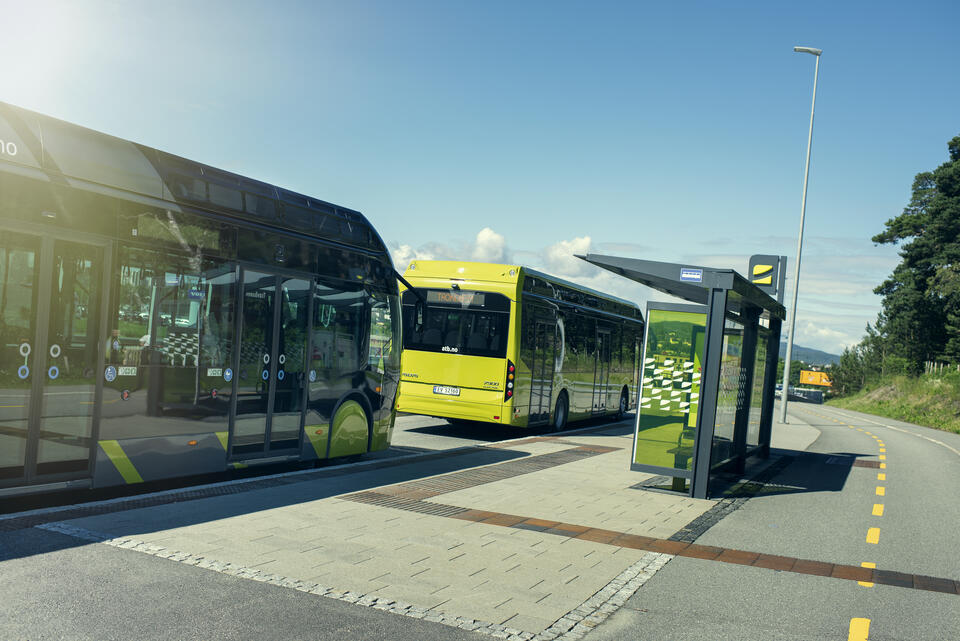 bybusser på holdeplass